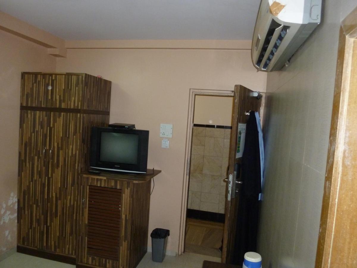 Hotel Orient Palace Mumbai Exterior photo